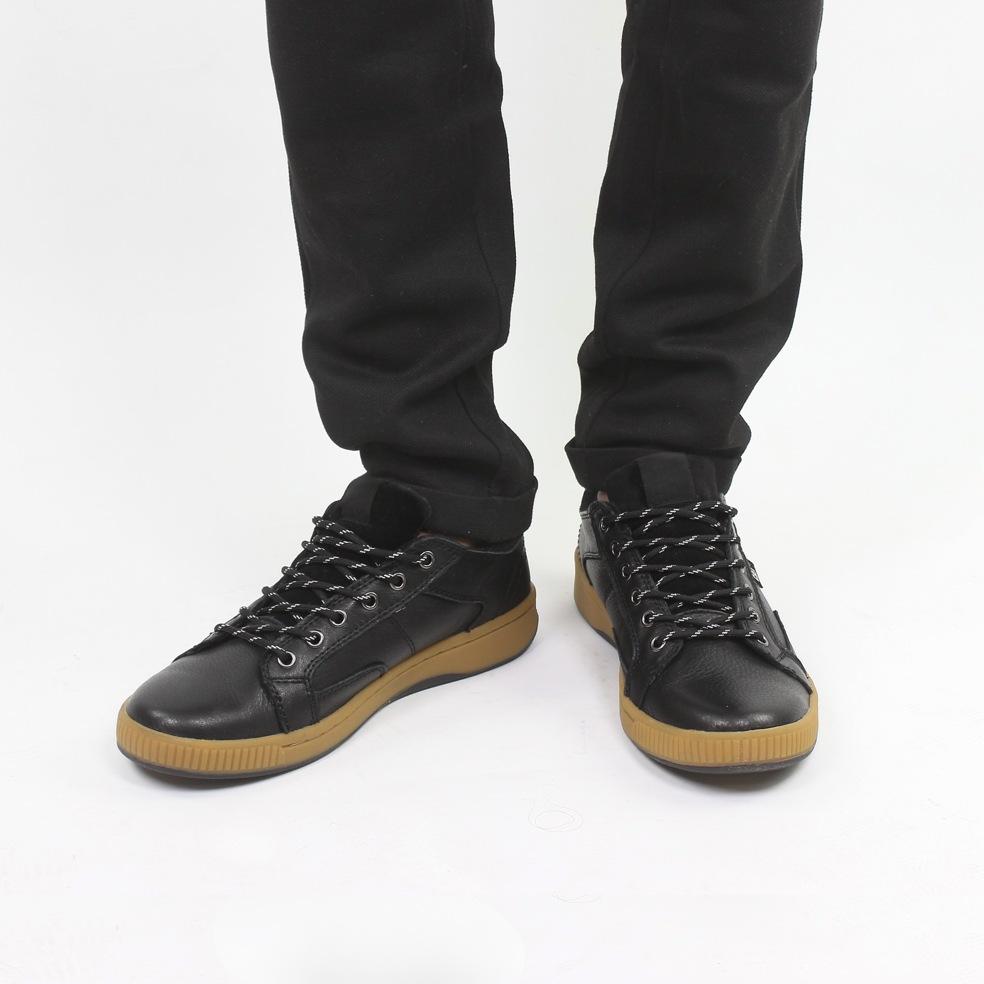Low Top Shoes